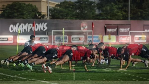 تدريبات حماسية للاعبي الأهلي استعدادا لفاركو .. شاهد اختتم الفريق الأول لكرة القدم بالنادي الأهلي مرانه مساء اليوم، الخميس، على ملعب التتش بالجزيرة، وذلك استعدادا لاستئناف مباريات 