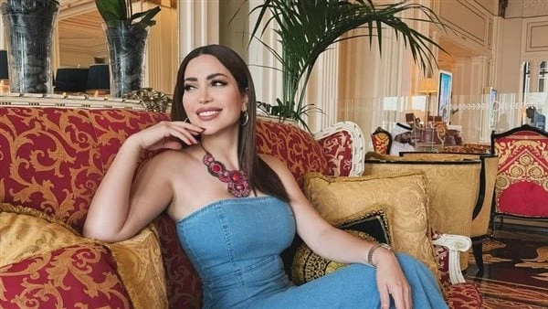 أحمر لافت.. نسرين طافش تثير الجدل بأحدث جلسة تصوير شاركت الفنانة نسرين طافش، متابعيها بصور جديدة لها عبر حسابها الشخصي على موقع تبادل الصور