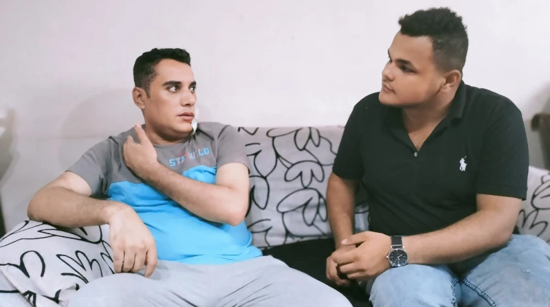 نجا من الدفن حيا.. محامي حلوان يروي تفاصيل 36 ساعة مرعبة (فيديو) روى أسامة القرموطي، تفاصيل 36 ساعة من الرعب، بدأت بخطفه من منطقة سكنه في حلوان حتى