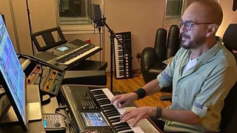 الموسيقيين تنعى الموزع عمرو عبد العزيز: تعامل مع نجوم كبار ورحل في صمت نعى الفنان مصطفى كامل نقيب الموسيقيين، الموزع عمرو عبد العزيز الذي رحل اليوم