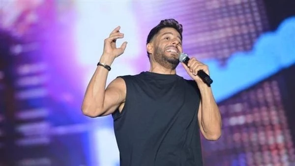 محمد حماقي يتألق في حفل ليالي مصر داخل إستاد الدفاع الجويصور أحيا المطرب محمد حماقي حفلا غنائيا ضخما خلال الساعات الماضية ، وسط حضور جماهيري ضخم ، وتفاعل كبير من قبل الحاضرين .و شه