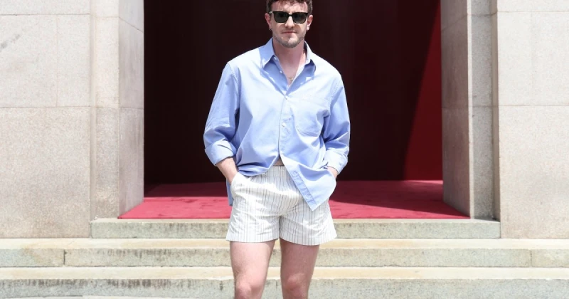 شورتات بول ميسكال القصيرة: تمت الإجابة على جميع الأسئلة الكبيرة أثار بول ميسكال ضجة كبيرة عندما خرج في ميلانو يوم الاثنين 17 يونيو مرتديا شورتا قصيرا