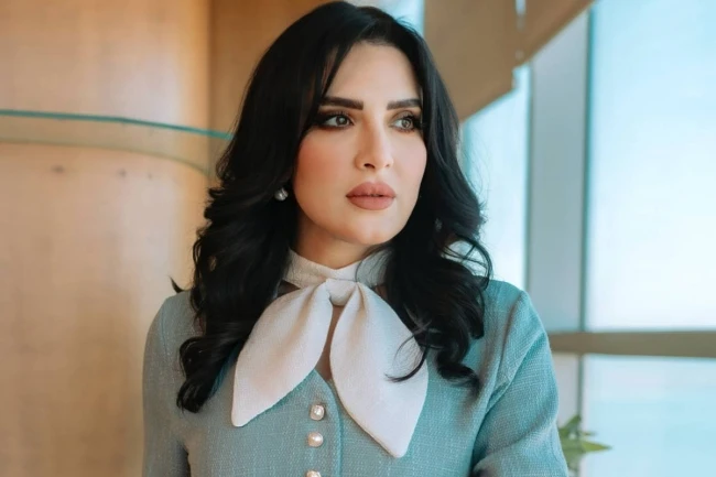 هبة الدري تعرض عرس الجن بالبحرين تقدم الفنانة هبة الدري عروض مسرحيتها الكوميدية الاجتماعية (عرس الجن) في البحرين خلال عطلة عيد الأضحى.المسرحية تأليف