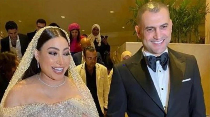 خناقة هشام ربيع.. لماذا حطم شاب وفتاة عظامه؟ كشف التقرير الطبي لحالة مصفف الشعر هشام ربيع، طليق الفنانة بوسي، تفاصيل جديدة في واقعة التعدي عليه في