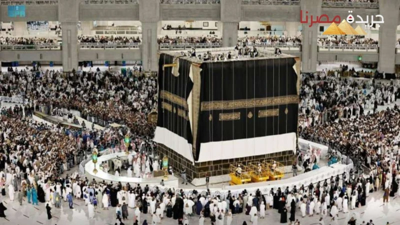 ما سبب رفع مستوى الكعبة ثلاثة أمتار عن الأرض.. الأمر ليس حديثا تقوم المملكة العربية السعودية متمثلة في الهيئة العامة للعناية بشؤون الحرمين الشريفين بشئ سنوي قبل موسم الحج، حيث تقوم