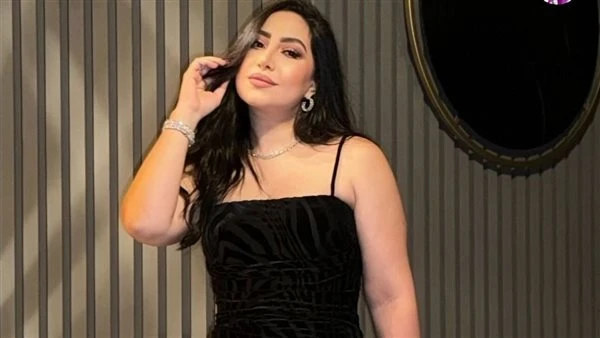 بوسي تبرز جمالها وقوامها الممشوق تعتاد المطربة بوسي على مشاركة متابعيها أحدث إطلالاتها التي تتسم بالأنوثة والأناقة في آن واحد، ما جعلها محط اهتمام متابعيها.وظهرت بوسى بإطلالة مميزة