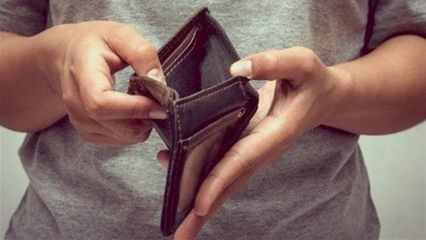 أشياء تمنع الرزق أسباب تمنع الرزق وتضيقه عليك فقد ذكر أهل العلم عشرة أسباب تحجب الرزق عن العبد أو تمحق البركة منه وفيما يأتي بيان البعض منهاتواكل