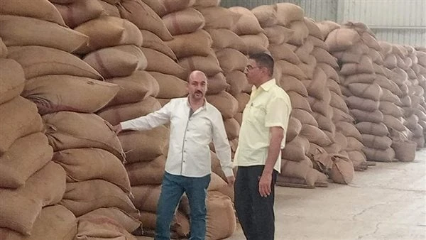 التموين: احتياطي القمح يكفي 6 أشهر والسكر التمويني 20 شهرا أعلنت وزارة التموين والتجارة الداخلية أن احتياطي القمح يكفي لمدة 6 أشهر واحتياطي الزيت