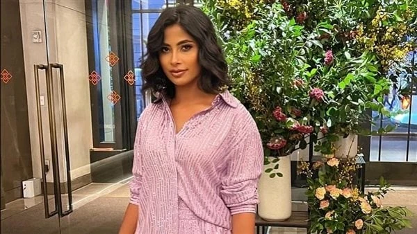 هوت شورت.. روبى تخطف الأنظار بإطلالة أنيقة.. شاهد شاركت الفنانة روبي، متابعيها بصور جديدة لها عبر حسابها الشخصي على موقع تبادل الصور والفيديوهات