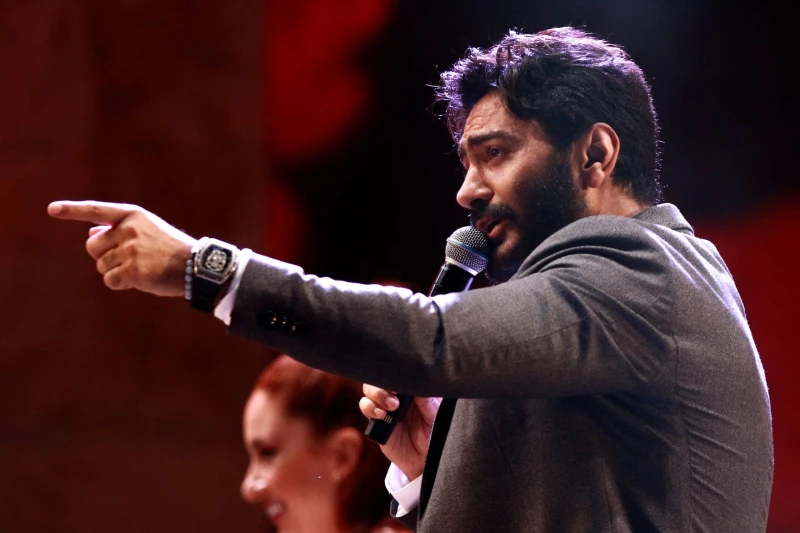 على خطى محمد صلاح.. نيولوك جديد لتامر حسني حرص الفنان المصري تامر حسني على إثارة حماس الجمهور والمتابعين بخصوص عمل غنائي جديد يقوم بتحضيره.نشر تامر