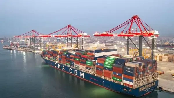 وزير النقل: جاري تنفذ خطة شاملة لتطوير كافة الموانئ المصرية صرح الفريق مهندس كامل الوزير وزير النقل أنه جاري تنفذ خطة شاملة لتطوير كافة الموانئ