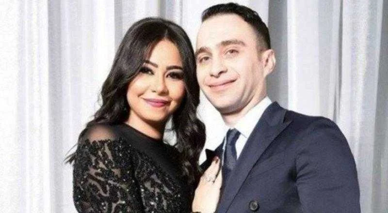 بيع حسابات المطربة الشهيرة.. تسريب رسائل صوتية لحسام حبيب بشأن أزمة شيرين عبد الوهاب تعرف على التالي بيع حسابات المطربة الشهيرة.. تسريب رسائل صوتية