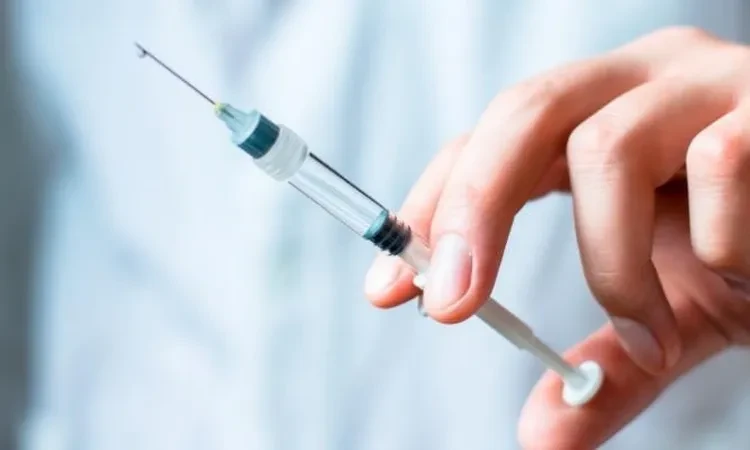 منظمة الصحة العالمية تحذر من حقن تنحيف قاتلة أعلنت منظمة الصحة العالمية، أنها اكتشفت حقن تنحيف مزيفة قد يكون لها تأثير قاتل، محذرة مواطني عدة دول من