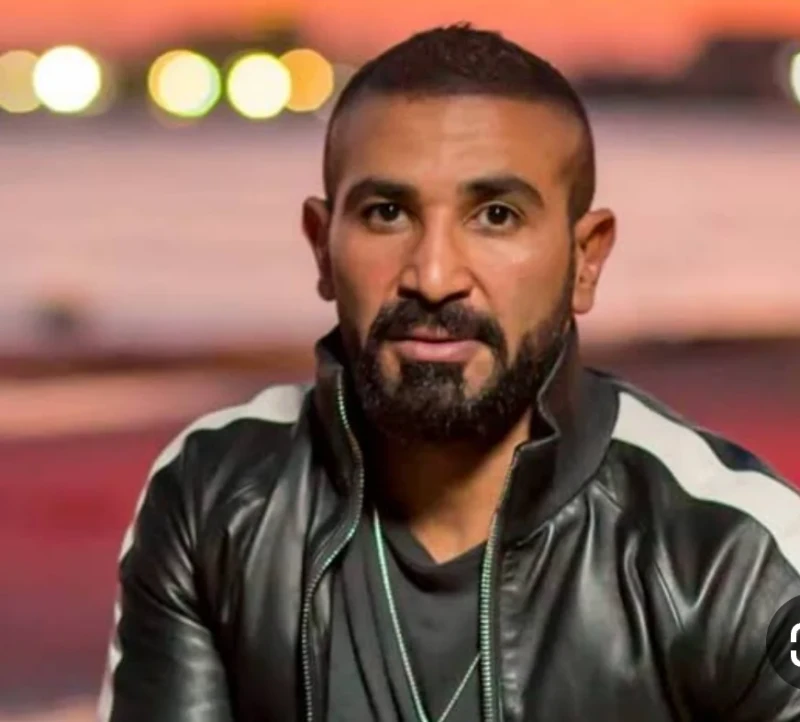 على خطي محمد رمضان : احمد سعد يسافر بطايره خاصة للبحرين يستعد الفنان أحمد سعد، لإحياء حفل غنائي جديد في دولى البحرين، المقرر إقامته اليوم الخميس ضمن