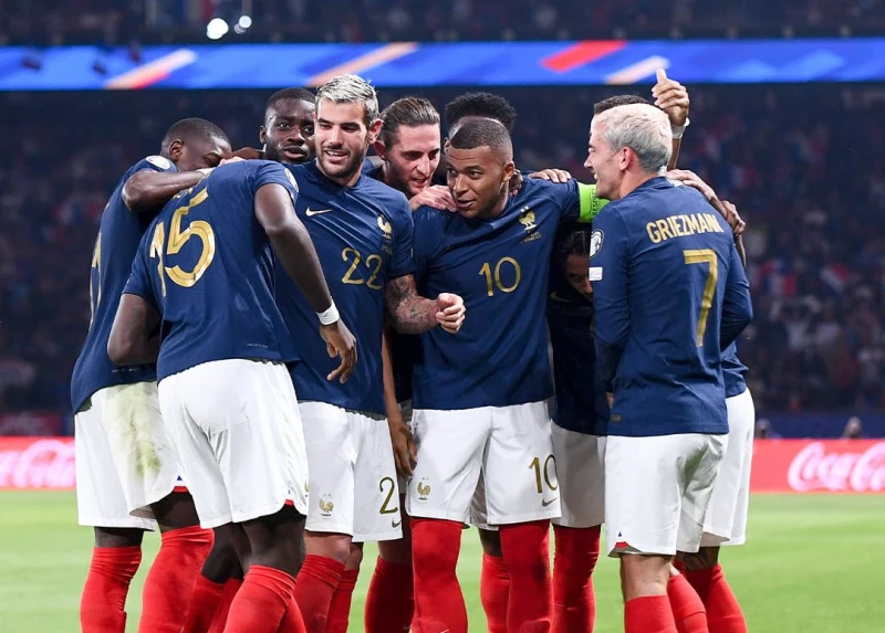 مبابي يقود هجوم فرنسا أمام النمسا في كأس الأمم الأوروبية 2024 أعلن ديديية ديشامب المدير الفني لمنتخب فرنسا تشكيل فريقه لمواجهة منتخب النمسا، في