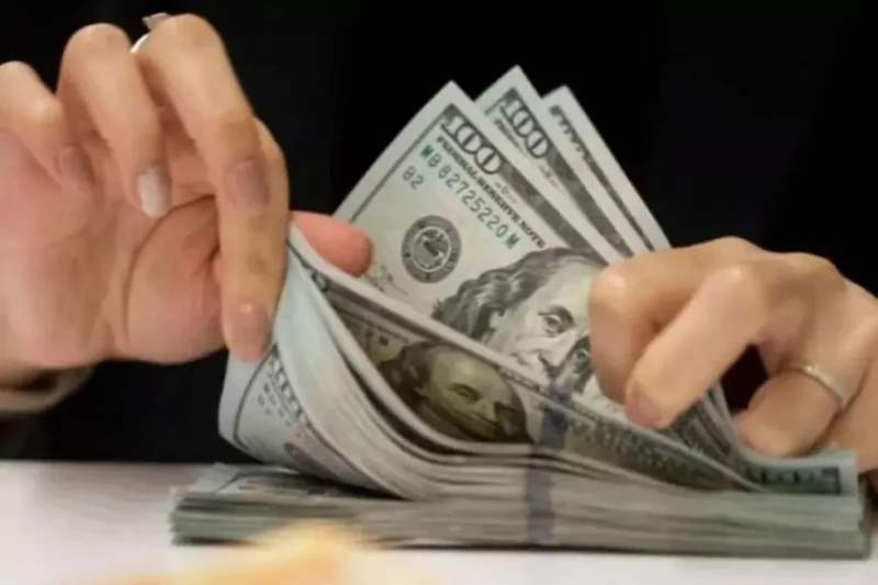 ارتفاع غير متوقع ل سعر الدولار بمقدار 70 قرشا اليوم في البنك.. توقعات سعر الدولار في السوق السوداء شهد سعر الدولار اليوم قفزة مفاجئة مقابل الجنيه