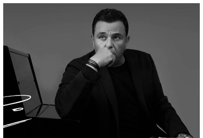 محمد فؤاد يرد على شائعة مرضه عبر افاق عربية: طمنوا الناس أنا زي الفل كشف الفنان محمد فؤاد، عن حقيقة تعرضه لأزمة صحية كبيرة أدت إلى تغيير ملامح وجهه، وأن هذا هو السبب في ابتعاده عن 