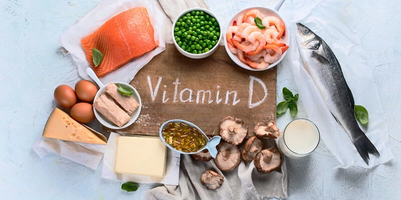 فواكه تحتوى على فيتامين دلا تحتوي الأطعمة النباتية باستثناء الفطر على فيتامين د وهذا يشمل الفواكه، ، و لكن ما زال بالإمكان الاستفادة من فيتامين د من