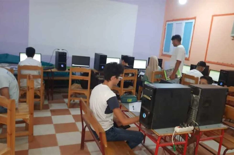 مدارس الجيزة للتكنولوجيا تواصل عقد اختبارات الطلاب حتى الخميس المقبل واصلت مديرية التربية والتعليم بمحافظة الجيزة، عقد الاختبارات الإلكترونية لمدارس