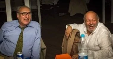 فن: سعيد شيمي يشارك متابعيه بصورة ل محمد خان بصحبة والدته في طفولته اقرأ في أفاق عربية سعيد شيمي يشارك متابعيه بصورة ل محمد خان بصحبة والدته في