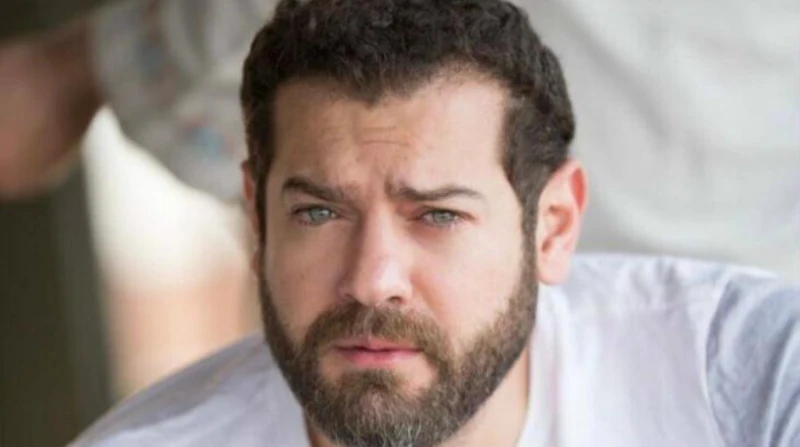 اشتغلت سايس.. أبرز تصريحات عمرو يوسف في تفاعلكم كشف عمرو يوسف العديد من الأمور الشخصية والفنية، وأجاب عن العديد من الأسئلة ولم يتطرق إلى مرض زوجته. وعرضت قناة العربية الإخبارية، في