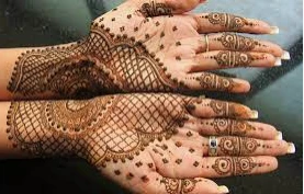 أهم 100 تفسير لحلم الحناء في اليدين للعزباء تفسير حلم الحناء في اليدين للعزباء،رؤية الحناء في المنام من الأحلام المحمودة التي تحمل في باطنها الخير