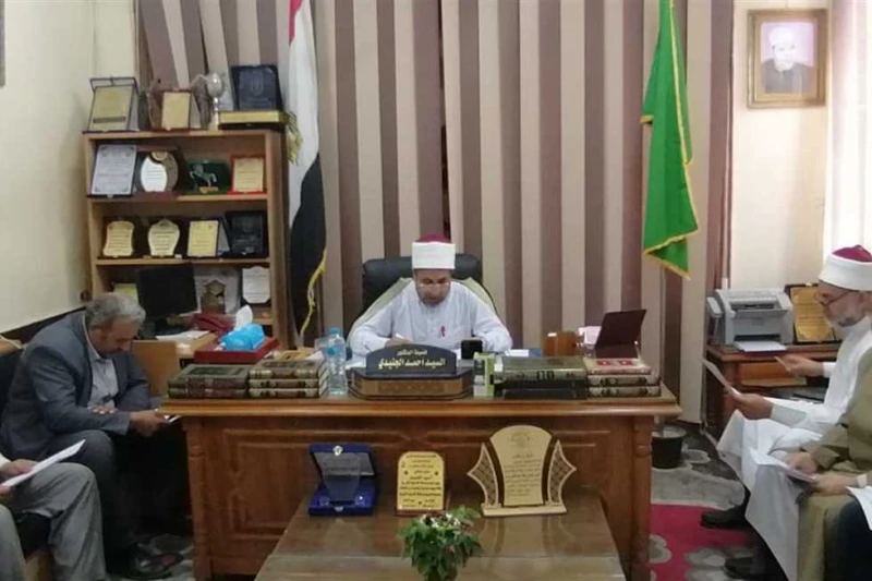 الشرقية الأزهرية تنهي استعداداتها لبدء تفعيل طلبات التحويل بين الأزهر والتربية والتعليم أعلن الدكتور السيد الجنيدي رئيس الإدارة المركزية لمنطقة