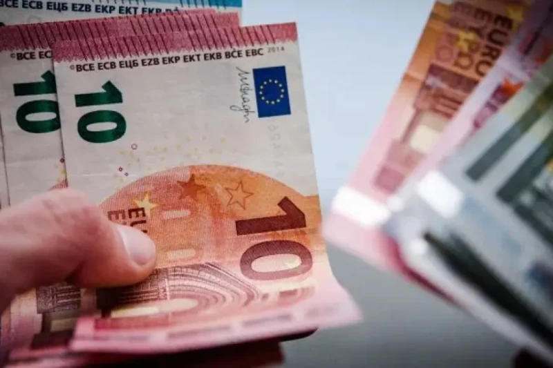 سعر اليورو الاوروبي اليوم في السوق السوداء وداخل تعاملات البنوك المصرية السبت 13 يوليو 2024 تراقب الأوساط الاقتصادية والمواطنون باهتمام لمعرفة سعر