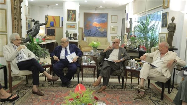 مجلس أمناء مؤسسة فاروق حسني يقرر زيادة قيمة جوائز الفنون لتصل لمليون جنيه اجتمع مجلس أمناء مؤسسة فاروق حسني للثقافة والفنون بمقر المؤسسة بالزمالك،