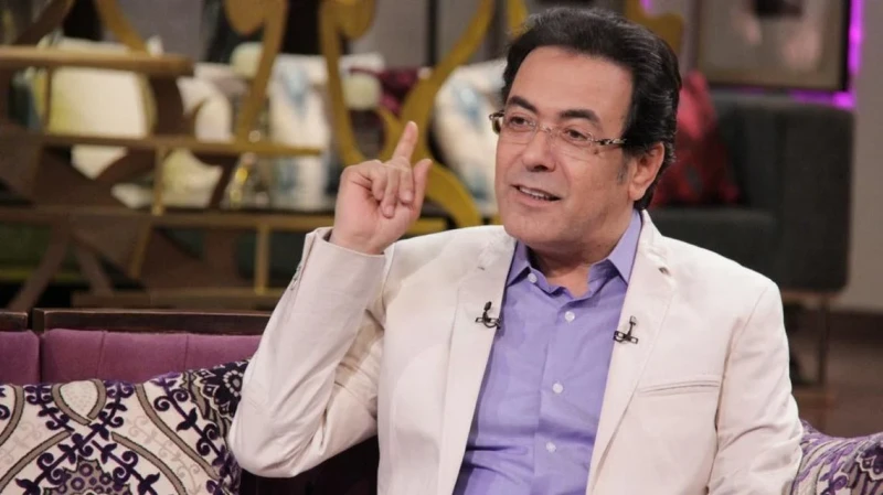 أحدثكم من داخل العناية المركزة جريدة افاق عربية كشف الإعلامي خيري رمضان عن تفاصيل حالته الصحية عقب تعرضه لوعكة، مساء أمس السبت، واستدعاء طبيب لهونفى