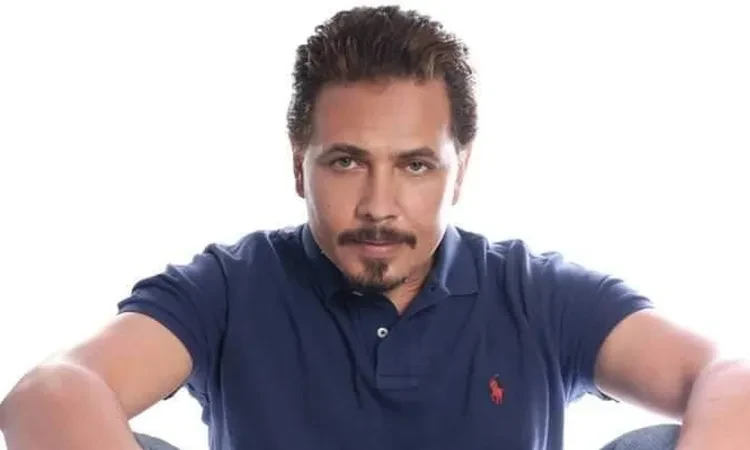 رئيس القومي للمسرح يمنح شهادات للمشاركين في الكتابة المسرحية تعرف على التالي رئيس القومي للمسرح يمنح شهادات للمشاركين في الكتابة المسرحية، حرص رئيس