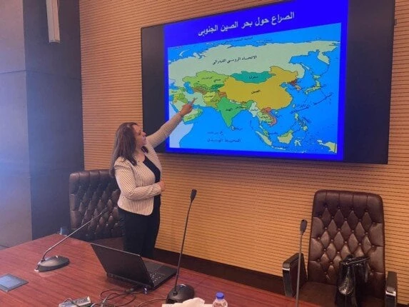 مجلس الوزراء يشهد اليوم الثاني من الندوة التثقيفية التنافس في سوق الطاقة العالميةعقدت رئاسة مجلس الوزراء، ندوة تثقيفية للموظفين، بعنوان التنافس في