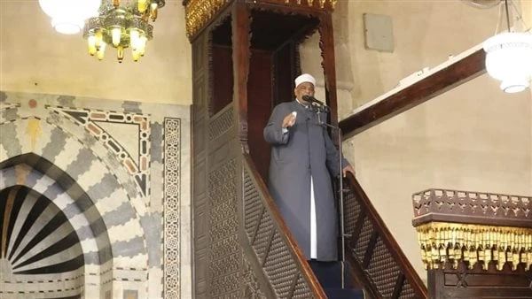 خطيب الجامع الأزهر: أداء الواجبات قبل المطالبة بالحقوق لتستقيم الحياةأدى الدكتور عباس شومان خطبة الجمعة من على منبر الجامع الأزهر، وتناول الهجرة