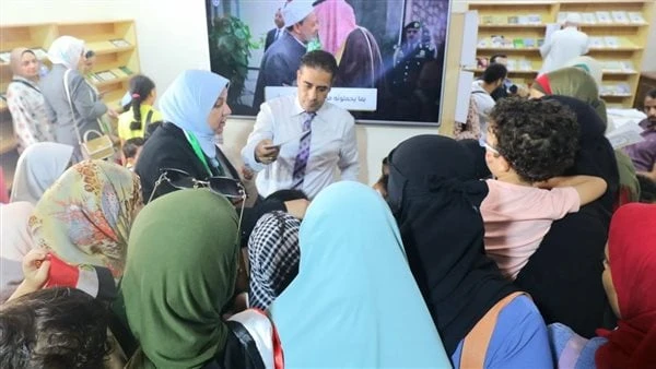 مسابقة اختر هديتك بجناح الأزهر تجذب جمهور معرض الإسكندرية للكتاب انطلقت اليوم مسابقة جناح الأزهر بمعرض الإسكندرية الدولي للكتاب التي تحمل اسم اختر