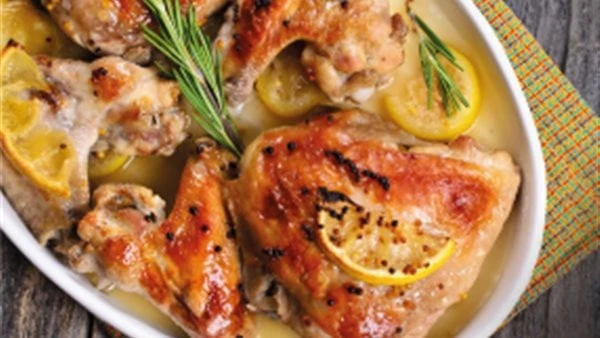 طريقة عمل دجاج بصوص الزبدة بمذاق لا يقاومدجاج بصوص الزبده من الأطباق الرئيسية التي يمكنك إعدادها وتقديمها لأفراد أسرتك في المنزل بمذاق لا يقاوم.قدمت الشيف غادة التلي، عبر حسابها ال