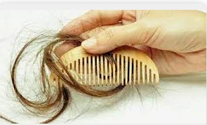 ما هو تفسير حلم سقوط الشعر للمتزوجة لابن سيرين؟ ما هو تفسير حلم سقوط الشعر للمتزوجة لابن سيرين؟ تساقط الشعر من الأمور التي تزعج كل امرأة فالشعر رمزا