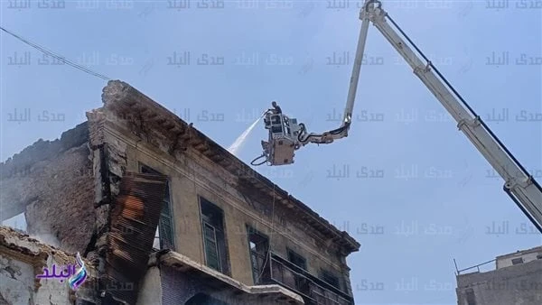 غرفة القاهرة التجارية تشكل فريق عمل لبحث أزمة حريق العتبةكشف أيمن العشري رئيس غرفة القاهرة التجارية أن هناك حالة طوارئ وأنه تم تشكيل فريق عمل داخل