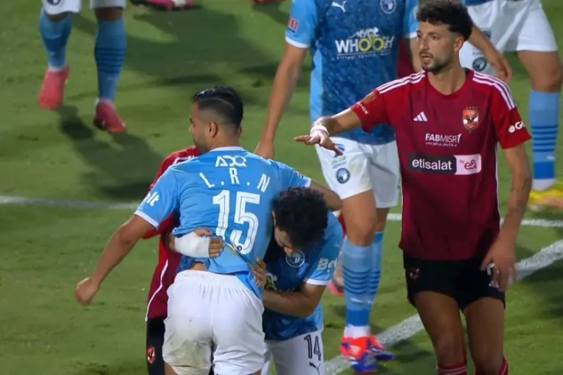 إيقاف محمد الشيبي 3 مباريات وتغريمه 50 ألف جنيهقررت إدارة المسابقات في رابطة الأندية فرض عقوبات على اللاعب محمد الشيبي من فريق بيراميدز بسبب سلوكه خلال مباراة الفريق مع الأهلي في ا