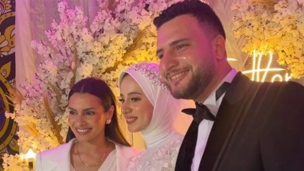 كارمن سليمان تفاجئ أحد متابعيها بحضور حفل زفافهفاجأت المطربة كارمن سليمان أحد متابعيها بحضور حفل زفافه وتداول عدد كبير من رواد مواقع التواصل