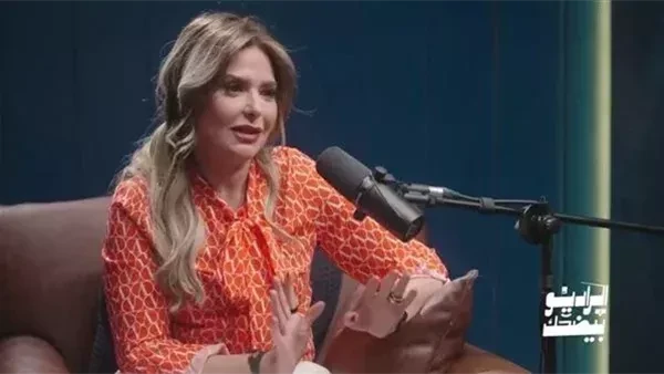 صابرين تعلق على تجسيد منى زكي لشخصية أم كلثوم بعمل سينمائي حلت الفنانة صابرين ضيفة علي برنامج الراديو بيضحك علي راديو 90 90 ، والذي تقوم بتقديمه