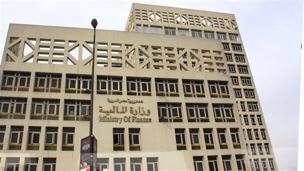 تعرف على أول قرارات وزارة المالية بعد تشكيل الحكومة.. تفاصيل تخطط حكومة الدكتور مصطفي مدبولي الجديدة؛ لإقتراض مبلغ 148.25 مليار جنيه بما يعادل 3.1