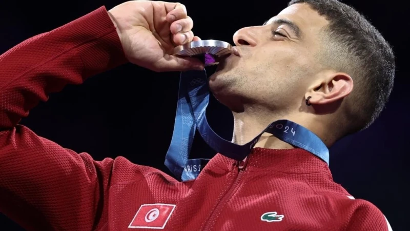 -المبارز التونسي فارس فرجاني يحرز فضية ويمنح بلاده والعرب أول ميدالية في ألعاب باريس .. الرياضة، المبارز التونسي فارس فرجاني يحرز فضية ويمنح بلاده