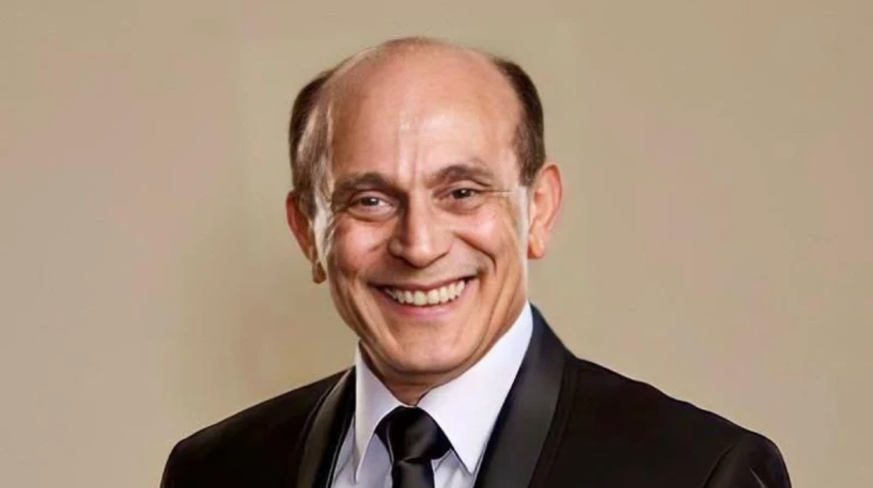 محمد صبحي: طلبت من شيخ الأزهر إجراء حوار ديني بين أهل الدين فقط قال الفنان محمد صبحي، إن جملة لا للحوار الديني تعني أنه لا أحد يتحدث في الدين بدون