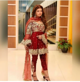 تأويلات ابن سيرين لتفسير حلم الملابس الجديدة للمتزوجة تفسير حلم الملابس الجديدة للمتزوجة، الملابس هي وسيلة للستر أولا للرجل والمرأة ثم التزين ويتفق