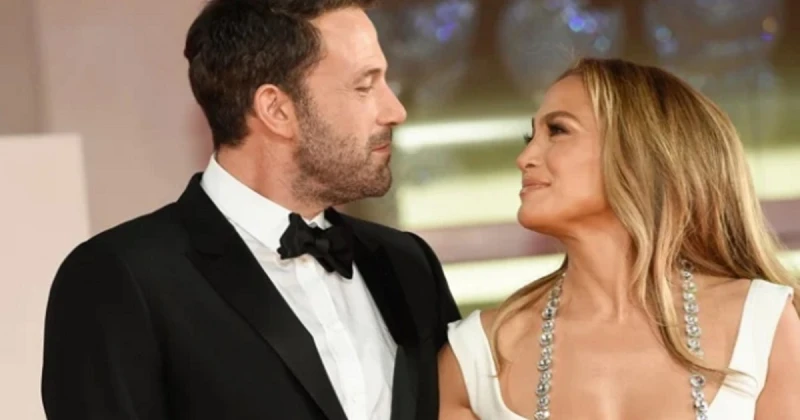 جينيفر لوبيز غير متأثرة بقضية الإنفصال عن زوجها تعرف على التالي جينيفر لوبيز غير متأثرة بقضية الإنفصال عن زوجها، لا يبدو أن الأخبار التي تلوح في الأفق عن انفصالها عن زوجها، الممثل 