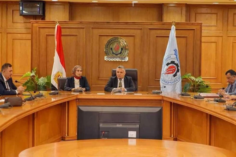 إنطلاق مسابقة تسمية شوارع مدينة السويس لطلاق الجامعة أعلن الدكتور أشرف حنيجل، رئيس جامعة السويس، والمهندسة أسماء مخلوف، رئيس جهاز تنمية مدينة السويس