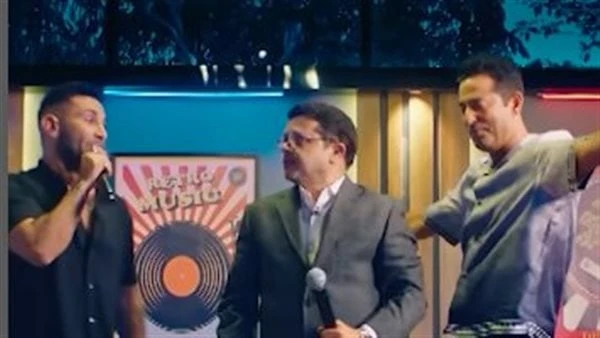 محمد هنيدي ضيف الحلقة الجديدة من برنامج بيت السعد يحل الفنان محمد هنيدي ضيفا على الشقيقين أحمد وعمرو سعد في حلقة جديدة من حلقات برنامجهم الجديد بيت