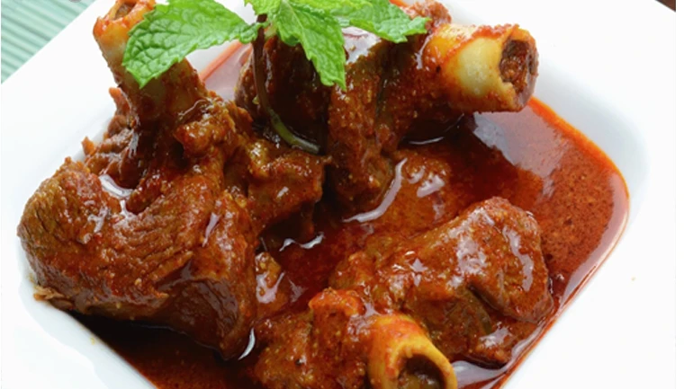 تفسير اكل اللحم في المنام لابن سيرين اكل اللحم في المنام من الأحلام التي تحمل عدد من التفسيرات والتأويلات المختلفة للحالمين رجال ونساء باختلاف الحالة