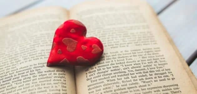 كلام سرسجية عن البنات .. أقوى الكلمات السرسجية للبناتتخلق الكلمات السرسجية بين لصاحبات جو من المرح والدعابة حيث شاع استخدام بعض الكلمات الجديدة قد اختلقها الجيل الجديد كلغة للحوار 