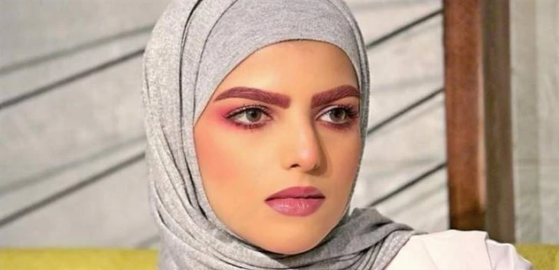 إرحمي نفسك.. خبيرة تجميل ترد بقوة على منتقدي حملها المتكرر (فيديو) تعرف على التالي إرحمي نفسك.. خبيرة تجميل ترد بقوة على منتقدي حملها المتكرر (فيديو)، أثارت خبيرة التجميل سارة الود